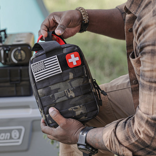 ESSENTIAL<br> SURVIVAL FIRST AID KIT
